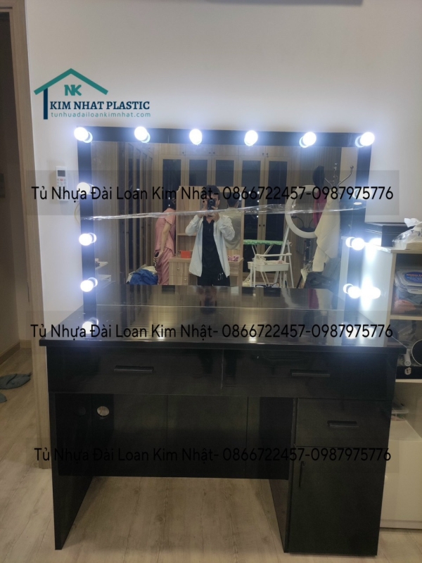 BÀN TRANG ĐIỂM 0051
